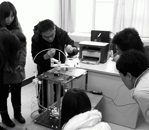 大学生造出3D打印机 成国内大学生第一人
