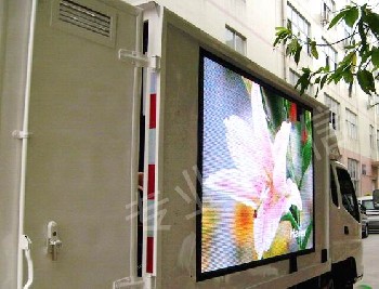 LED车载屏宣传车LED全彩显示屏能同步电视的宣传车电子传媒屏科德锐专业供应